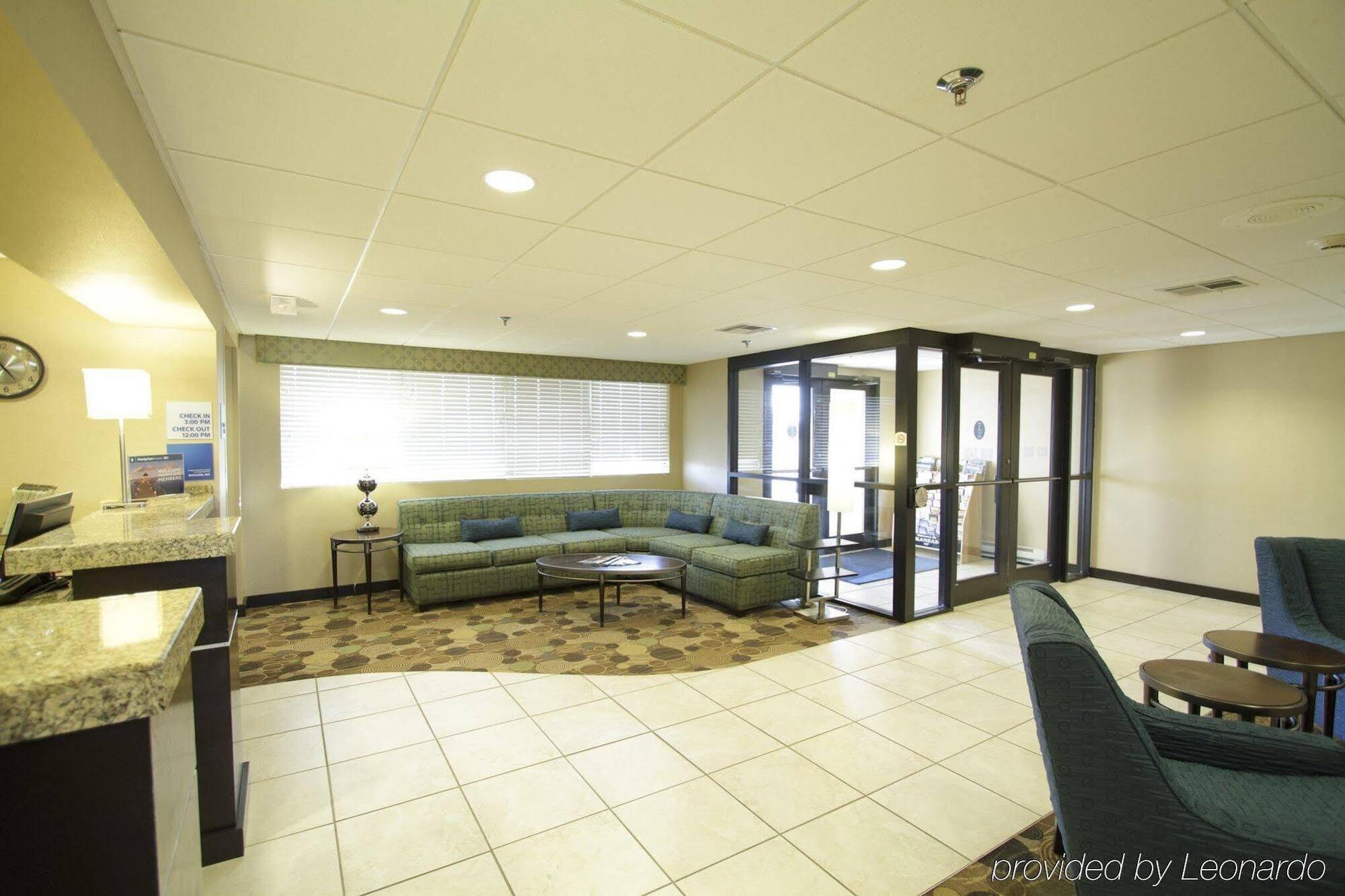 Holiday Inn Express Hotel & Suites Colby By Ihg Exterior photo